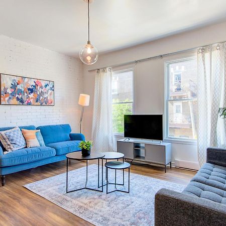 Chez Mont Royal Apartments! Монреал Екстериор снимка
