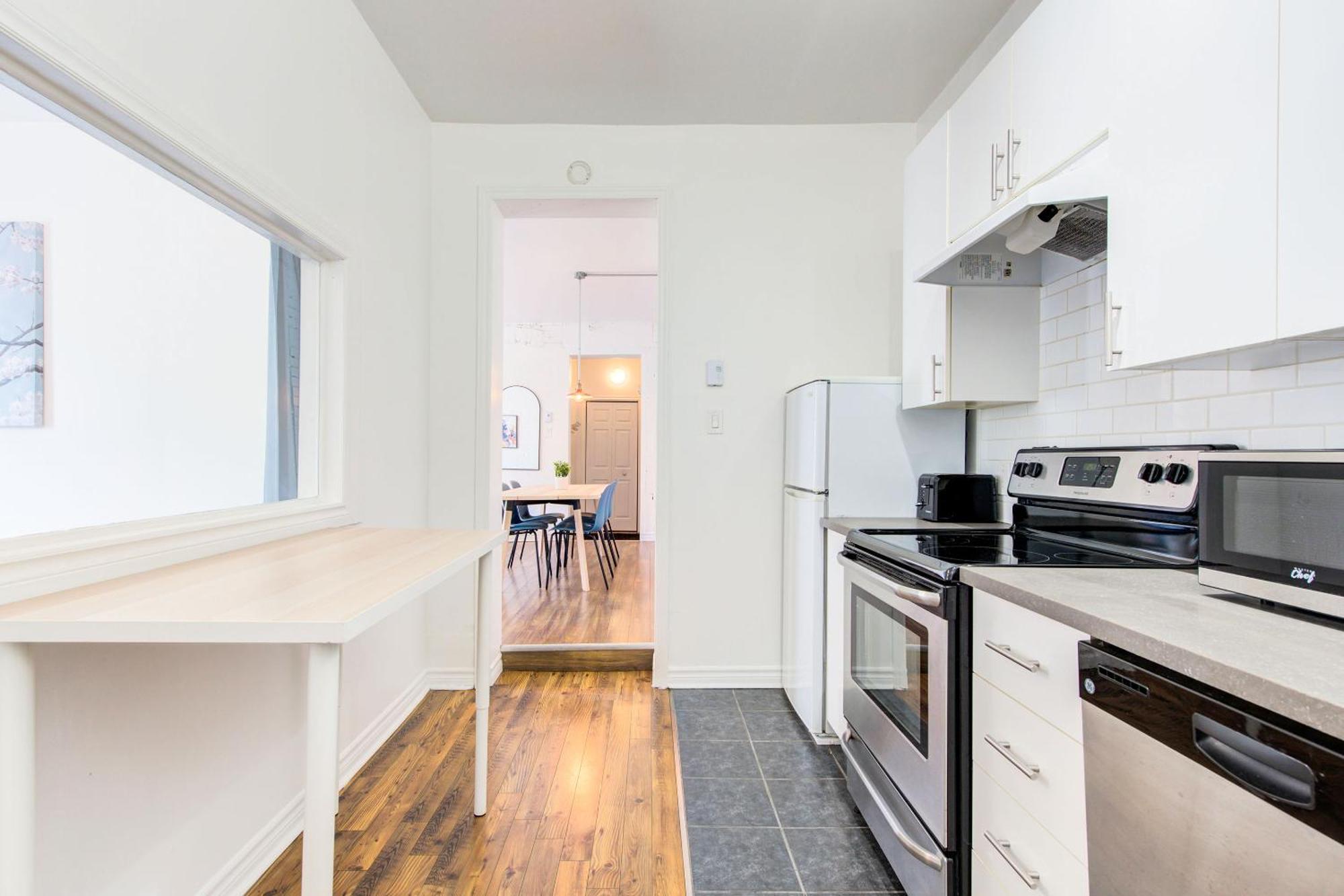 Chez Mont Royal Apartments! Монреал Екстериор снимка