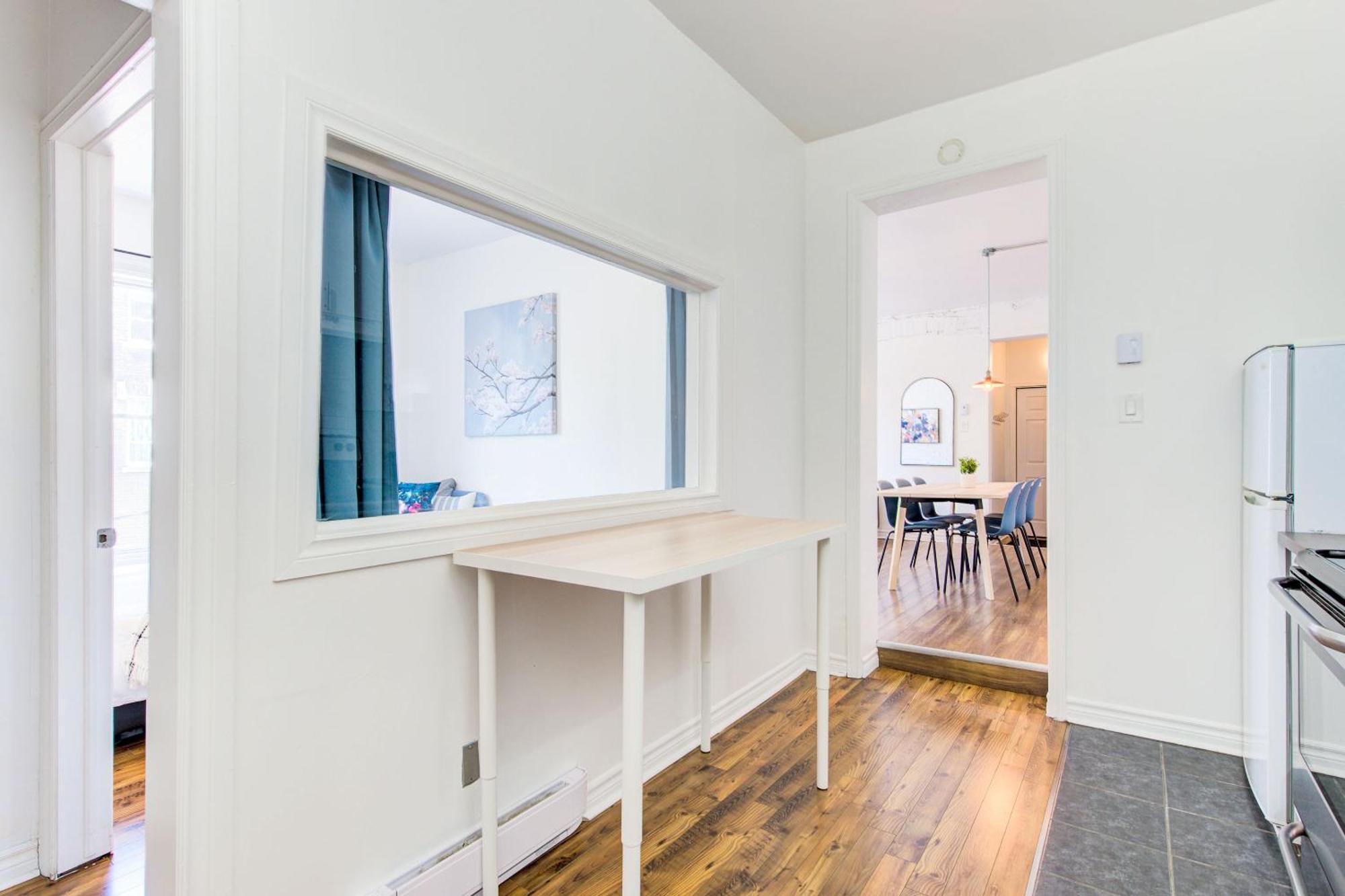 Chez Mont Royal Apartments! Монреал Екстериор снимка