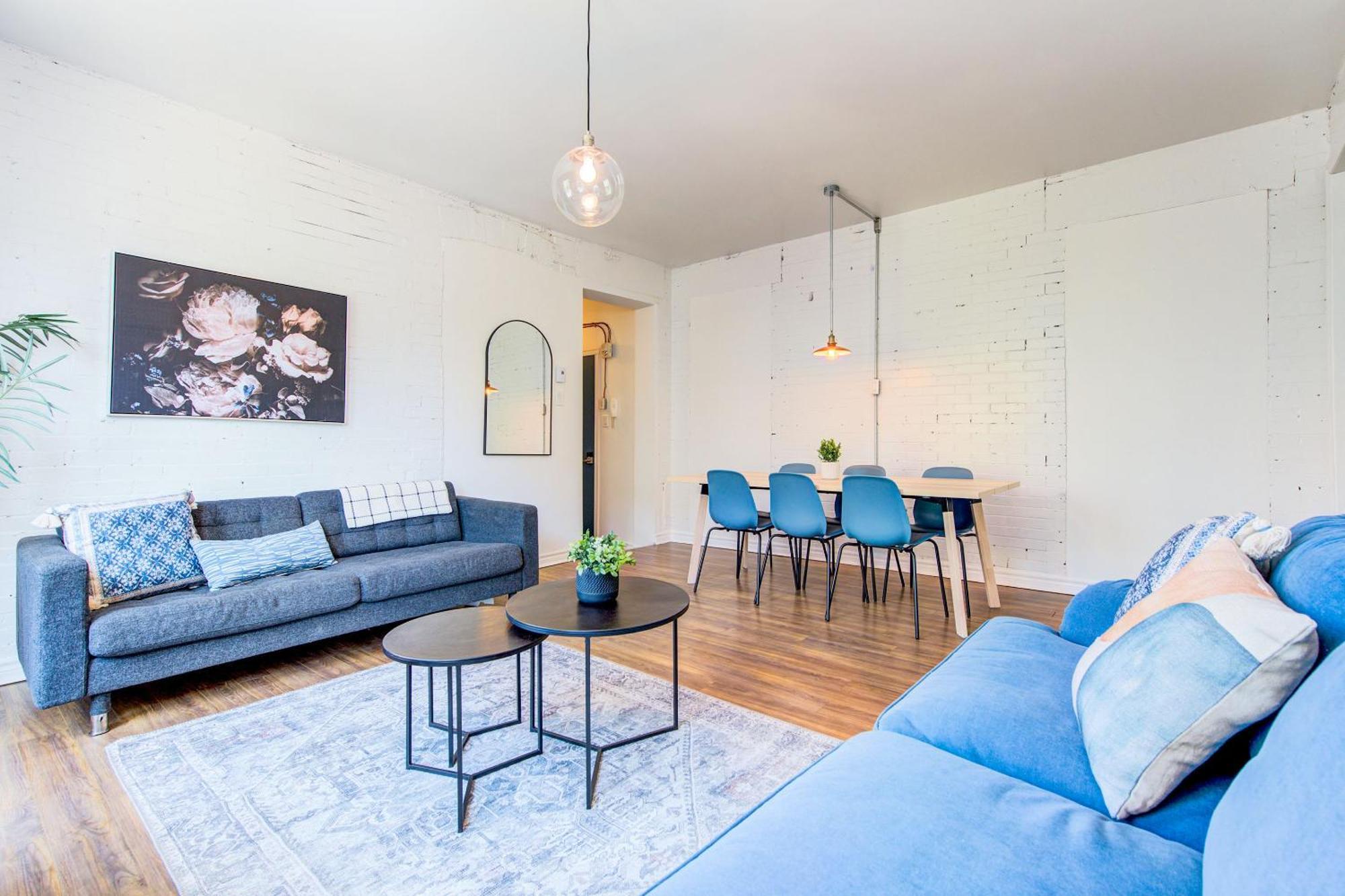 Chez Mont Royal Apartments! Монреал Екстериор снимка