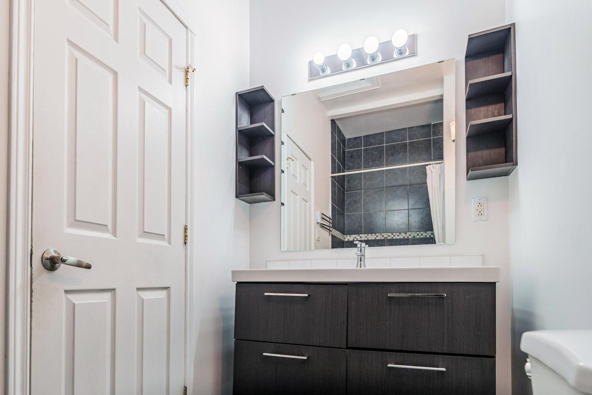 Chez Mont Royal Apartments! Монреал Екстериор снимка