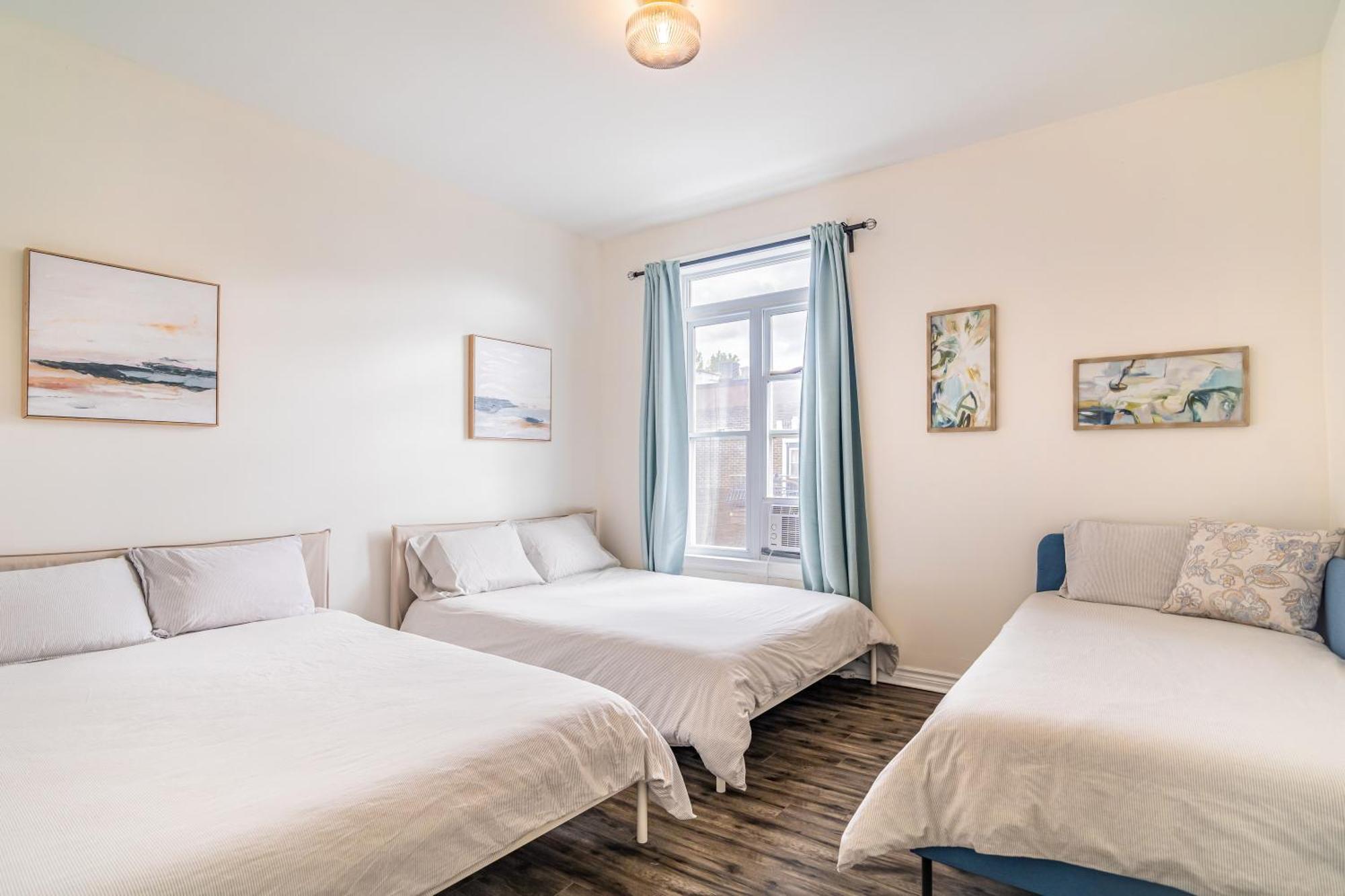 Chez Mont Royal Apartments! Монреал Екстериор снимка