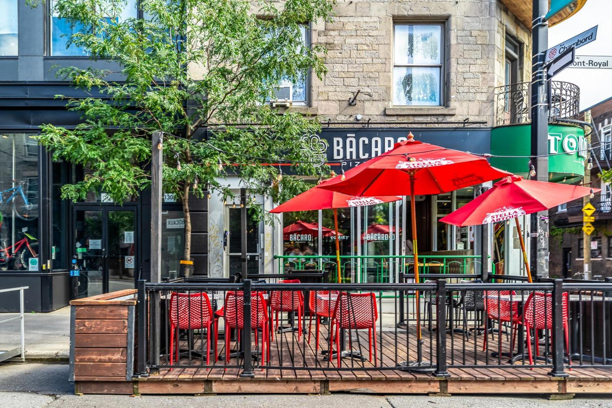 Chez Mont Royal Apartments! Монреал Екстериор снимка