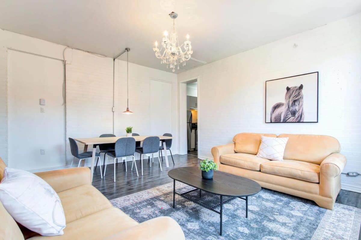 Chez Mont Royal Apartments! Монреал Екстериор снимка
