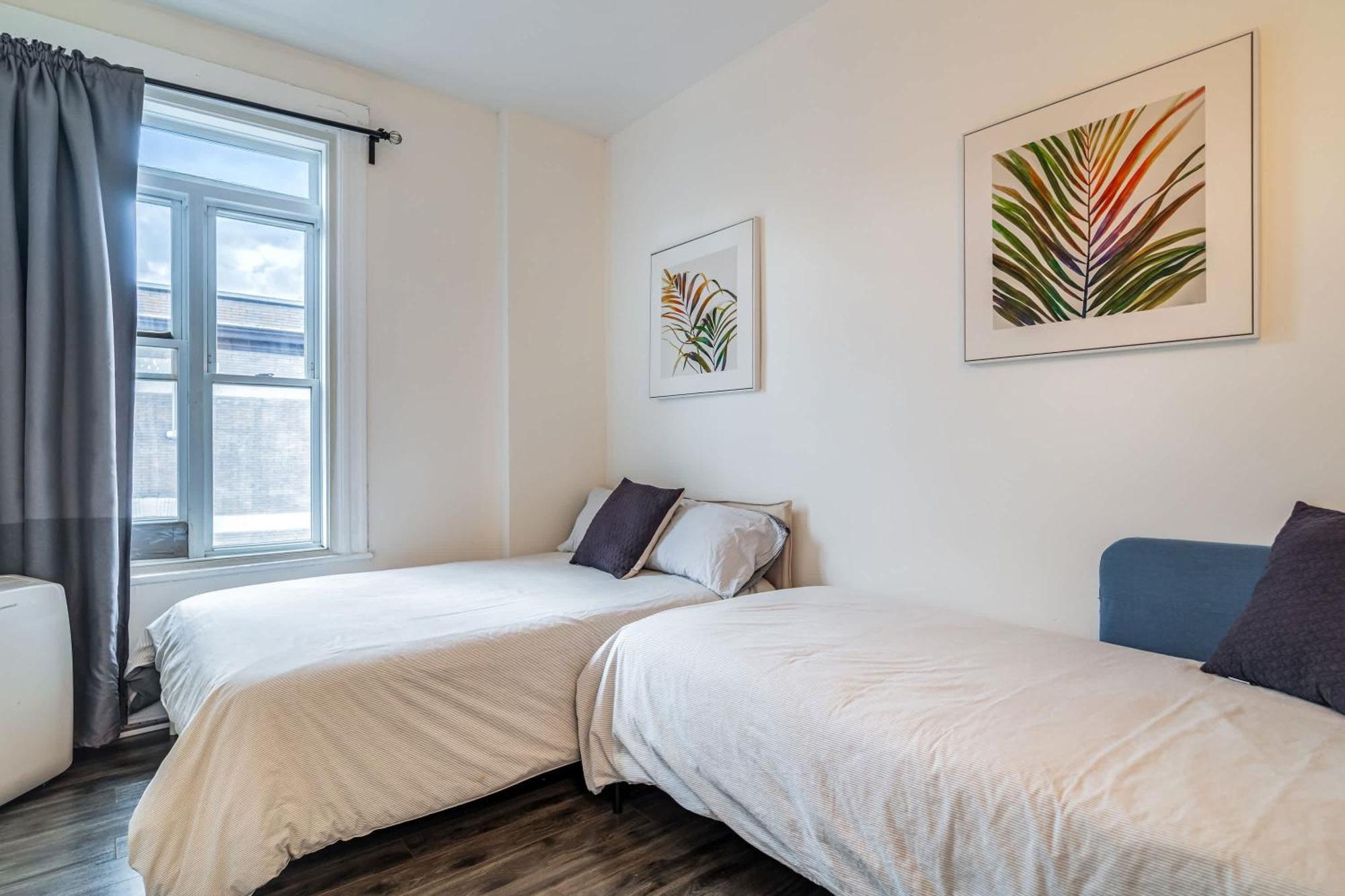 Chez Mont Royal Apartments! Монреал Екстериор снимка